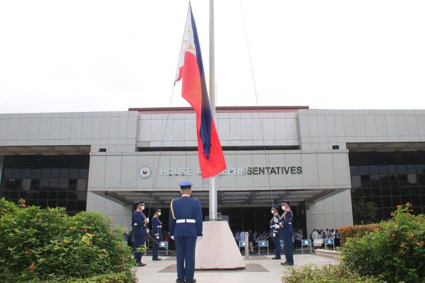 Few solons retain chairmanships as House reorganization continues
