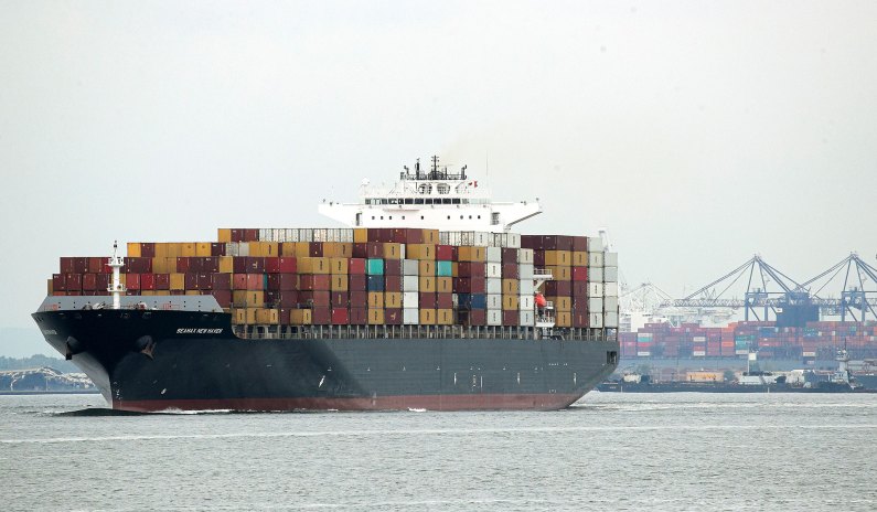 Shippers Abandon Snarled West Coast Ports, Head East
