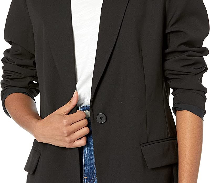 13 Best Blazers for Larger Busts That Will Flatter Your Figure